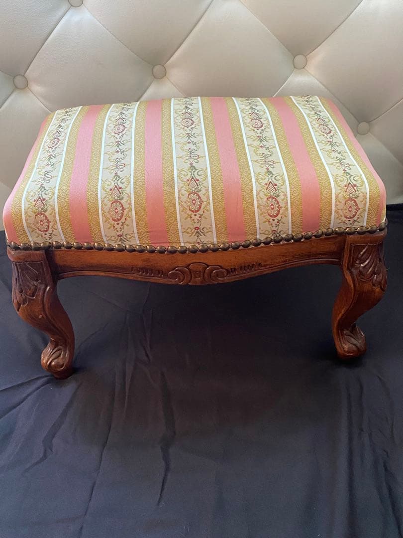 イタリア ヴィンテージ♦️高級 コンパクト ロココ スツール♦️彫刻 猫脚 鋲留