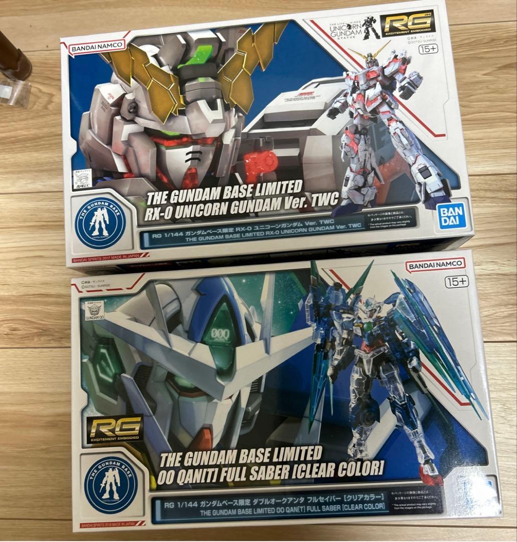 RG ユニコーンガンダムTWC ダブルオークアンタフルセイバー(クリアカラー)