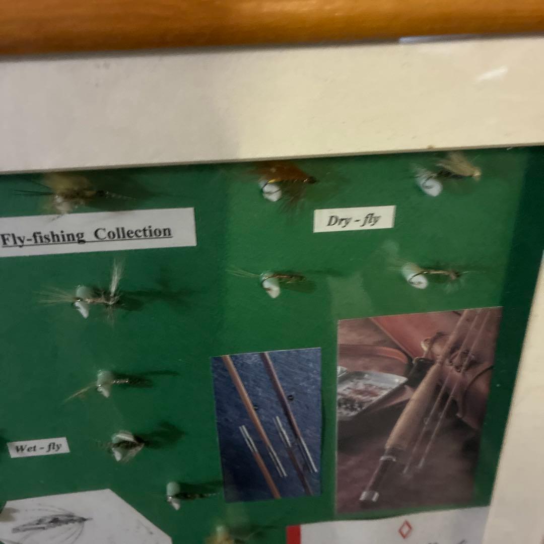 毛針額入り．25個の毛針 渓流釣りに使う毛針の高級額入り。