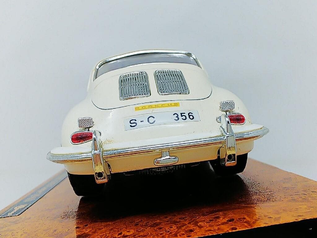 ブラーゴ 1/18 ポルシェ 356B クーペ1961 ダイキャストモデルカー