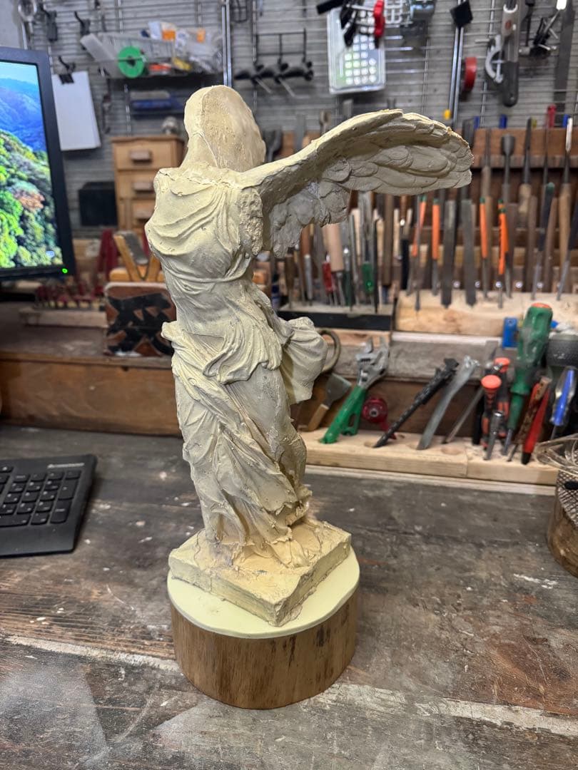 サモトラケのニケ 型から抜けたままの無垢、未仕上げ、未塗装品