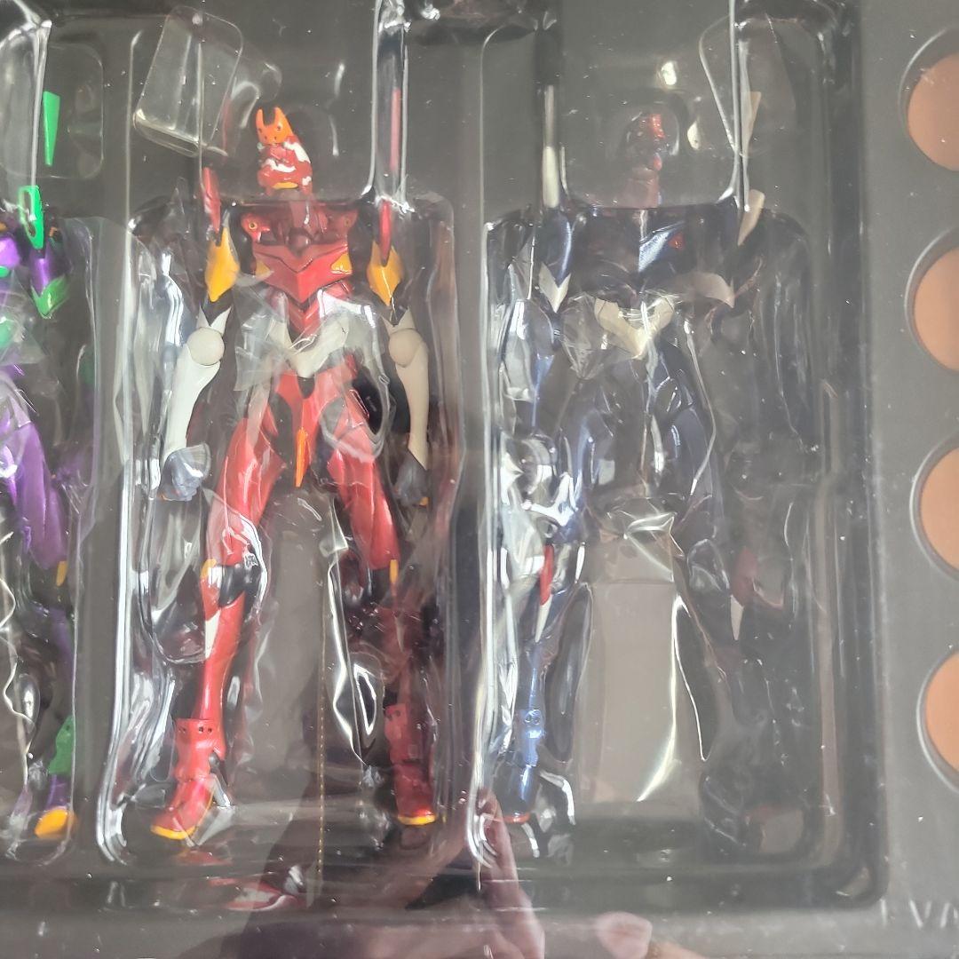 エヴァンゲリオン新劇場版コレクターBOX メタリックカラー版