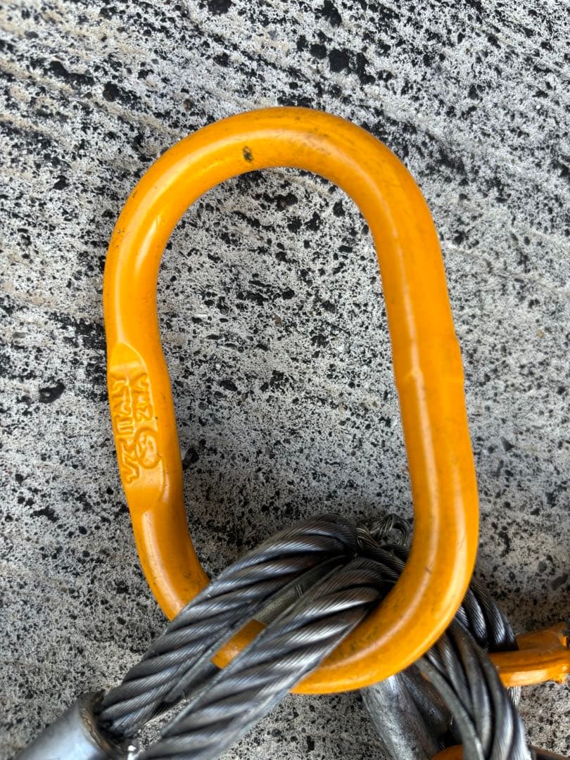 2本吊ワイヤースリング。1t吊、2セット。