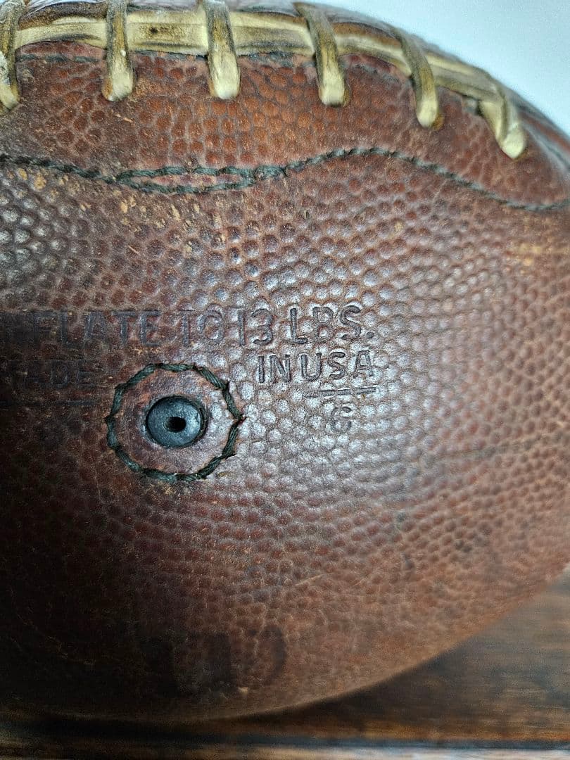 USA Vintage Wilson レザー 本革製 フットボール ウィルソン