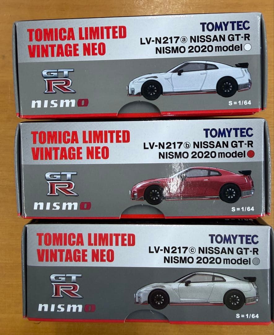 トミカ NISSAN GT-R NISMO 2020 LV-N217a,b,c