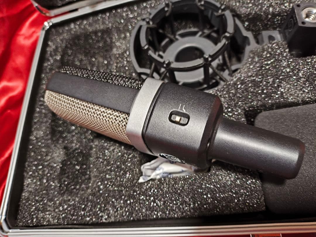 AKG C214 コンデンサーマイク