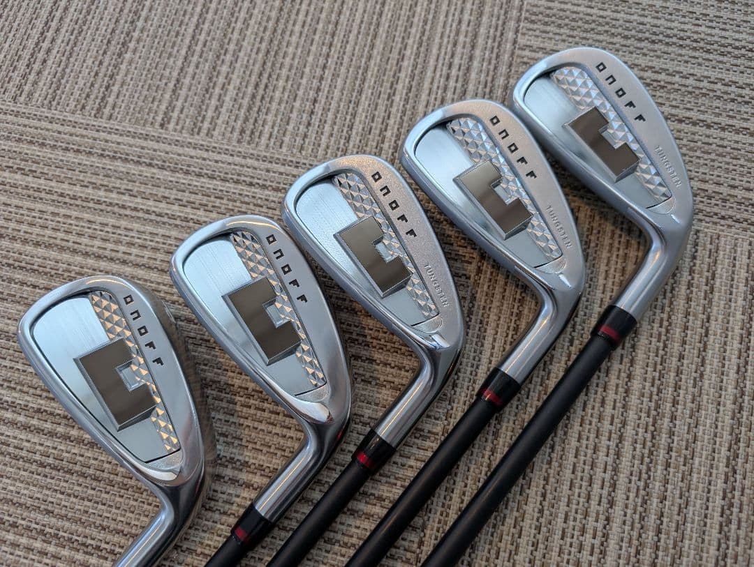 クリスマス　ONOFF 赤 2024 アイアンセット 5本セット