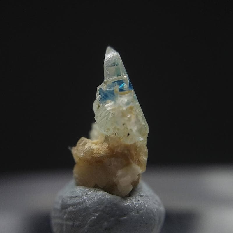 469 ユークレース ちょっとクラスター 結晶 原石 母岩付き