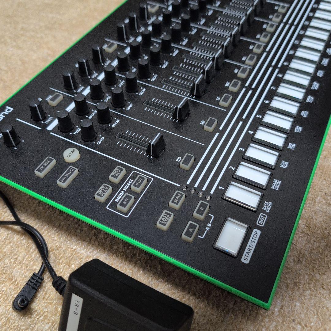 【極美品】【動作確認済】★取説、箱あり★ Roland TR-8