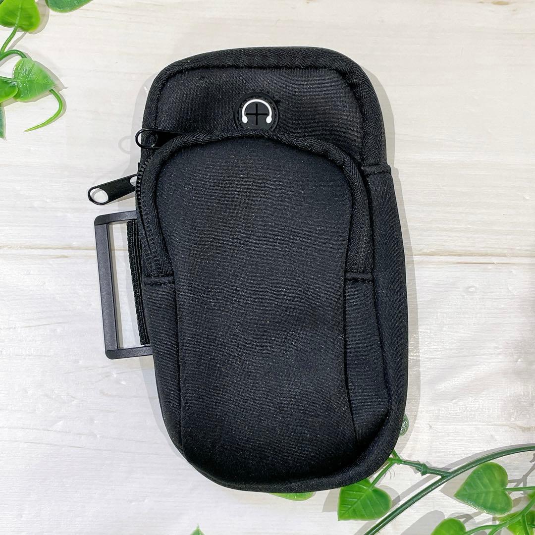 ☆スポーツアームバンド アームポーチ ウォーキング イヤホン穴付き