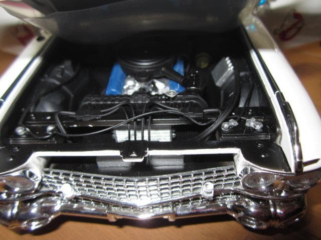 ホットウィール　全開閉　1/18 ゴーストバスターズ ECTO-1 ELITE