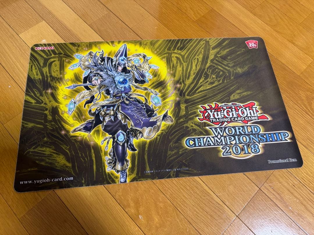 遊戯王 WCS2018 黒衣之詔刀師 コクイノノリトシ プレイマット