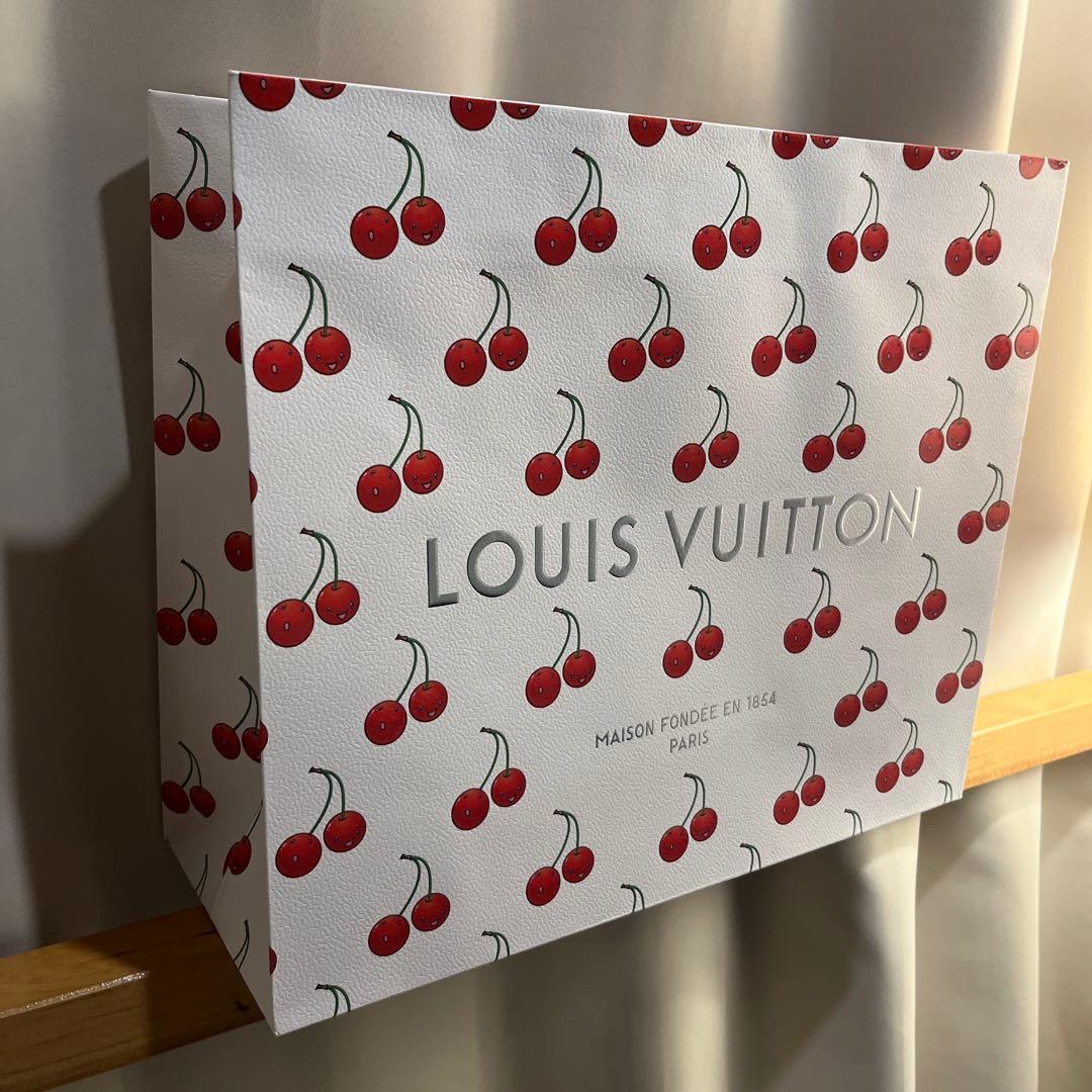 LOUIS VUITTON チェリー柄 紙袋とステッカーセット
