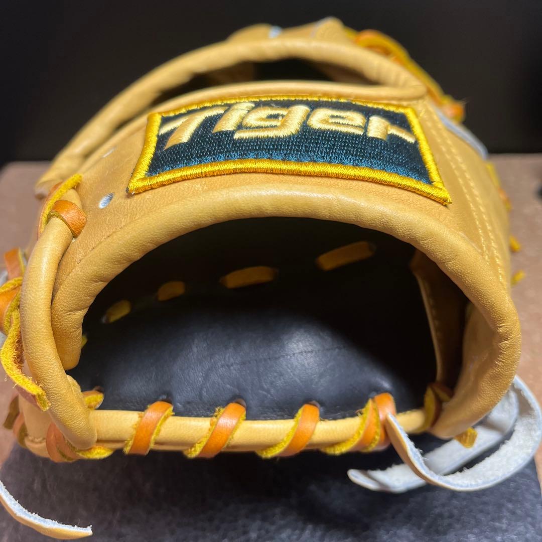 【未使用】美津和タイガー硬式野球ニ塁手用グローブHGFM13SIー401 右投げ