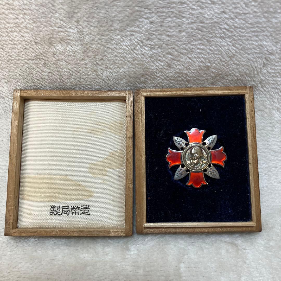 2*ん様 美品　軍人傷病記章　ヴィンテージ　大日本帝国　徽章