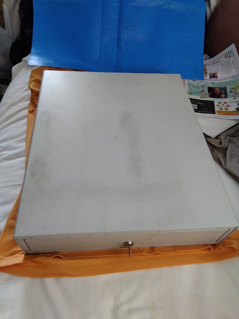 標本箱 鍵付き 白 金属製　Cash Register Drawer