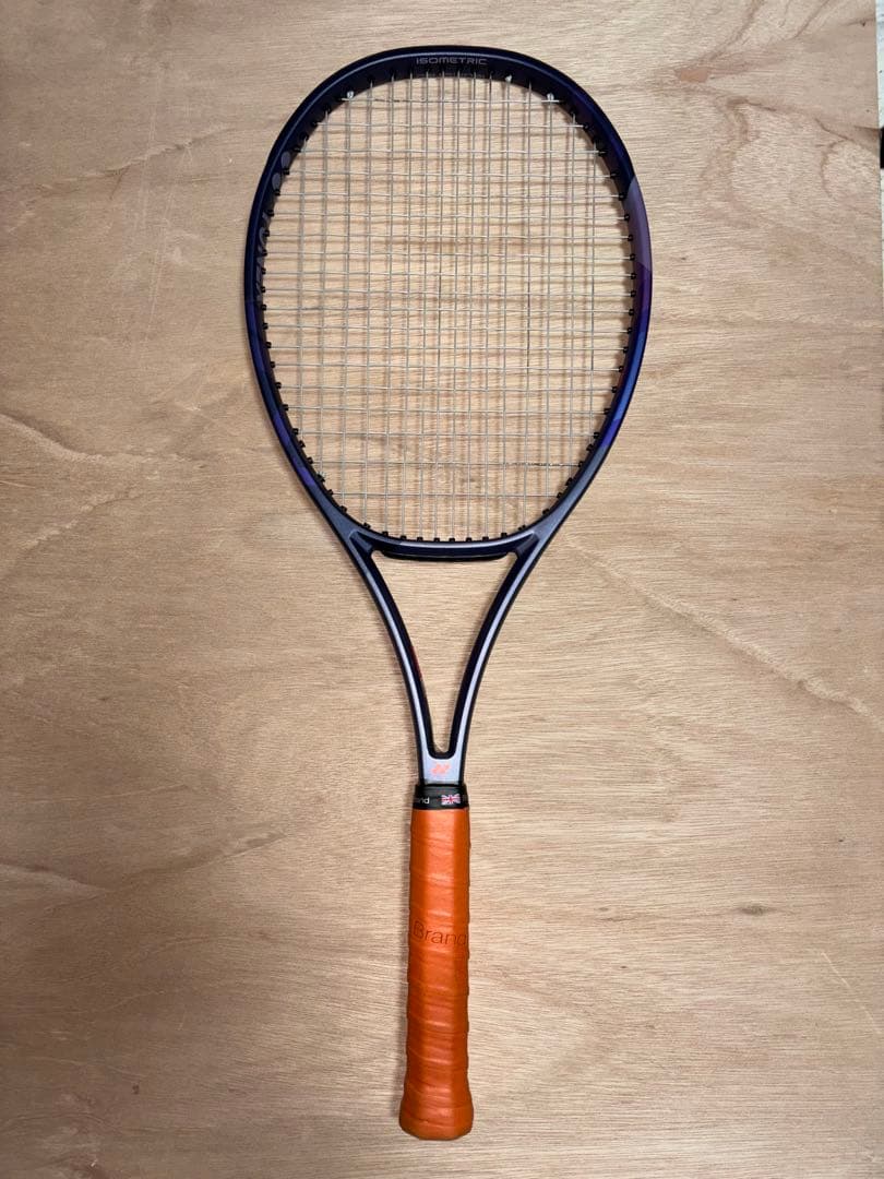 美品　YONEX 新色ミッドナイトネイビー、パーセプト 100 G2