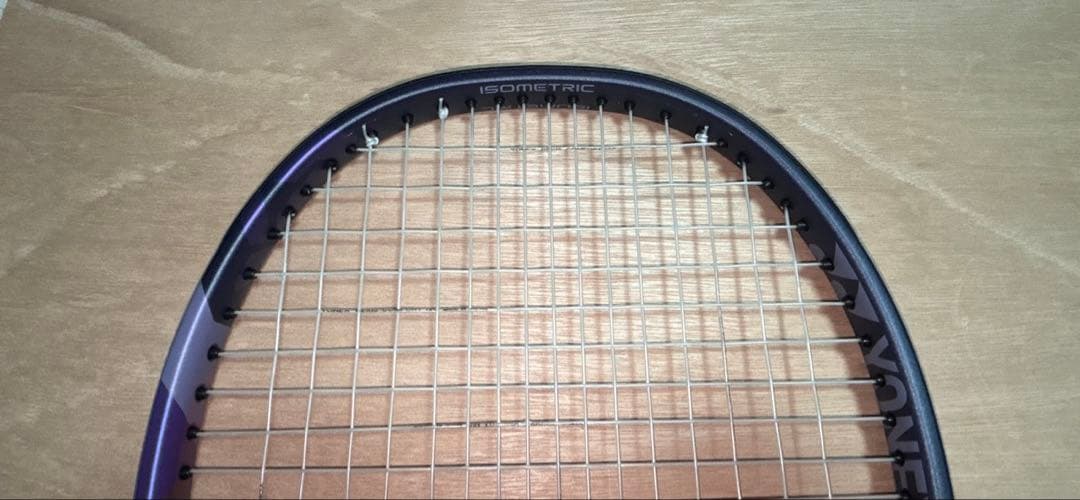 美品　YONEX 新色ミッドナイトネイビー、パーセプト 100 G2