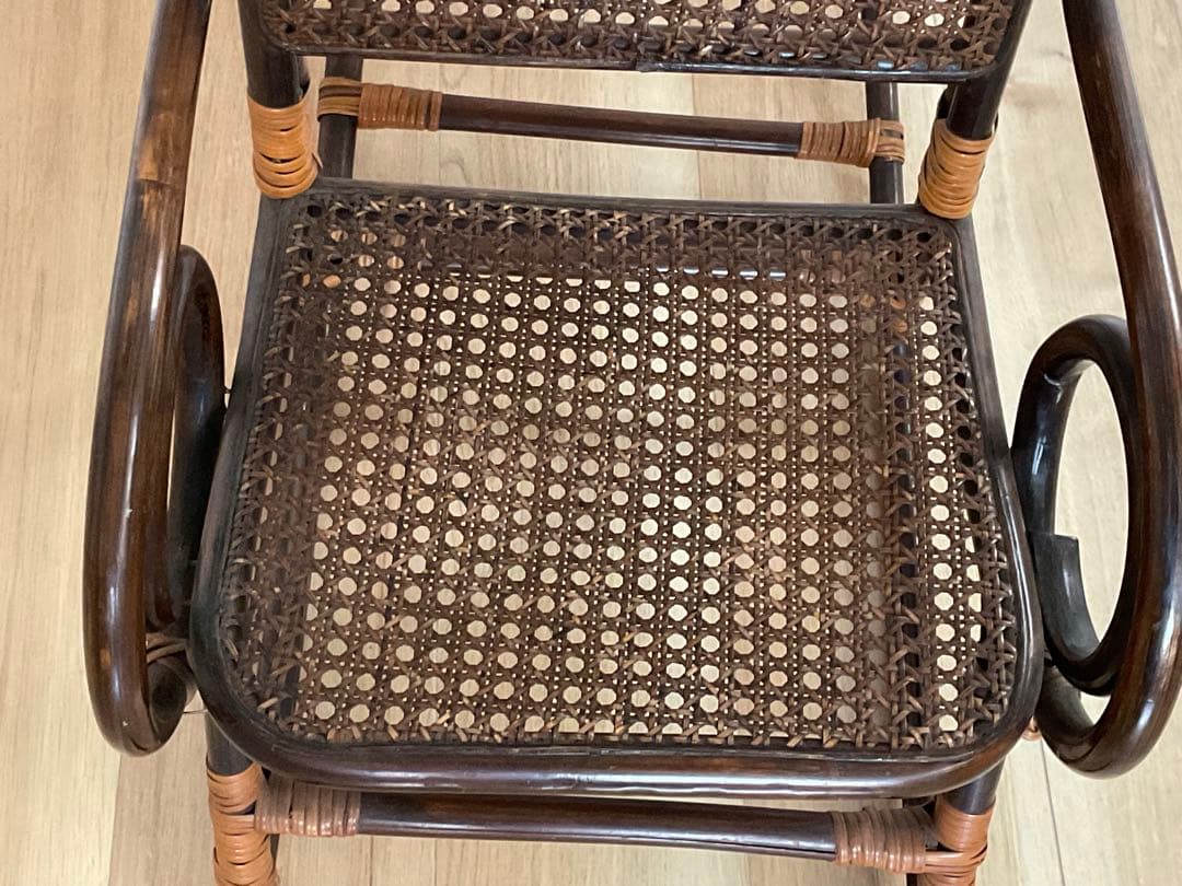 アンティーク　子供用ラタンロッキングチェア　籐　椅子　飾り台　古道具