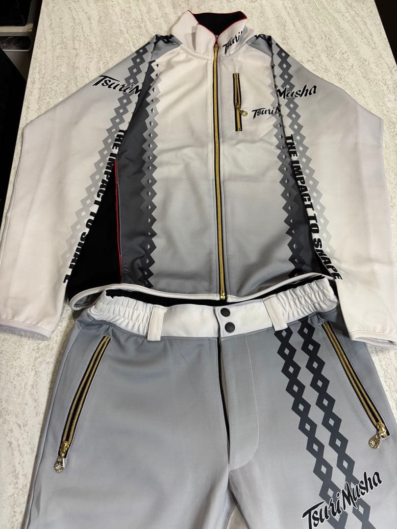 釣武者 W・eye ライトプレーンスーツ Lサイズ ホワイト