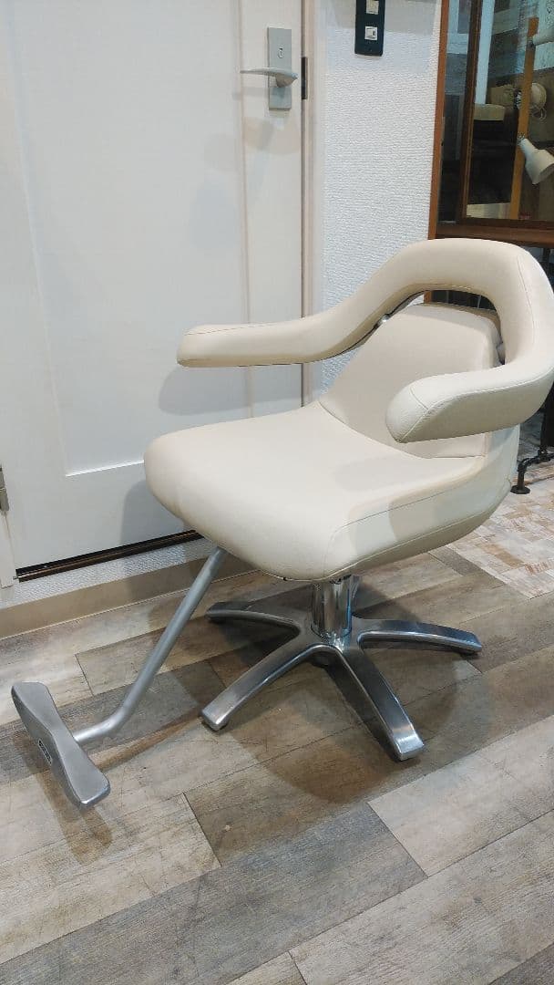 タカラベルモント　セット椅子①