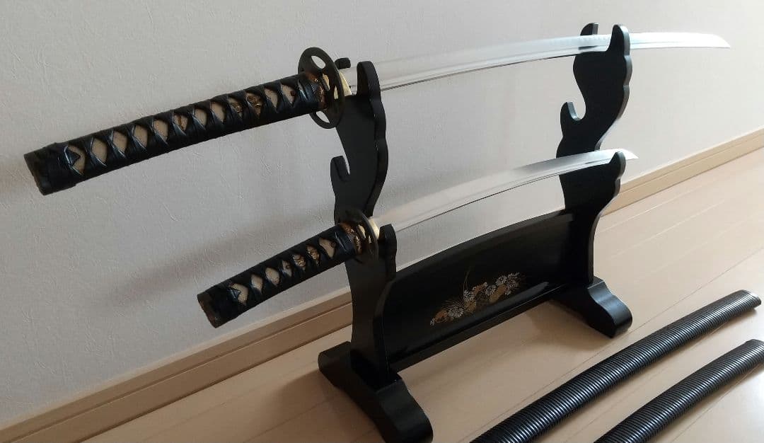 【珍品】模造刀 (皮巻き・千段鞘・樋入り刀身) 居合刀・模擬刀