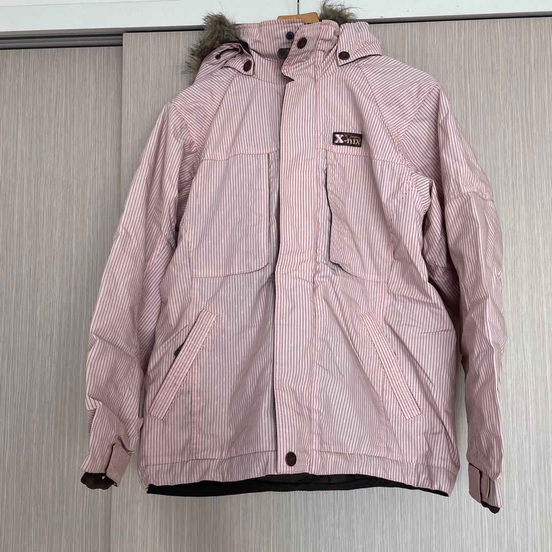 X-NiX ピンクストライプ スノーボードウェア