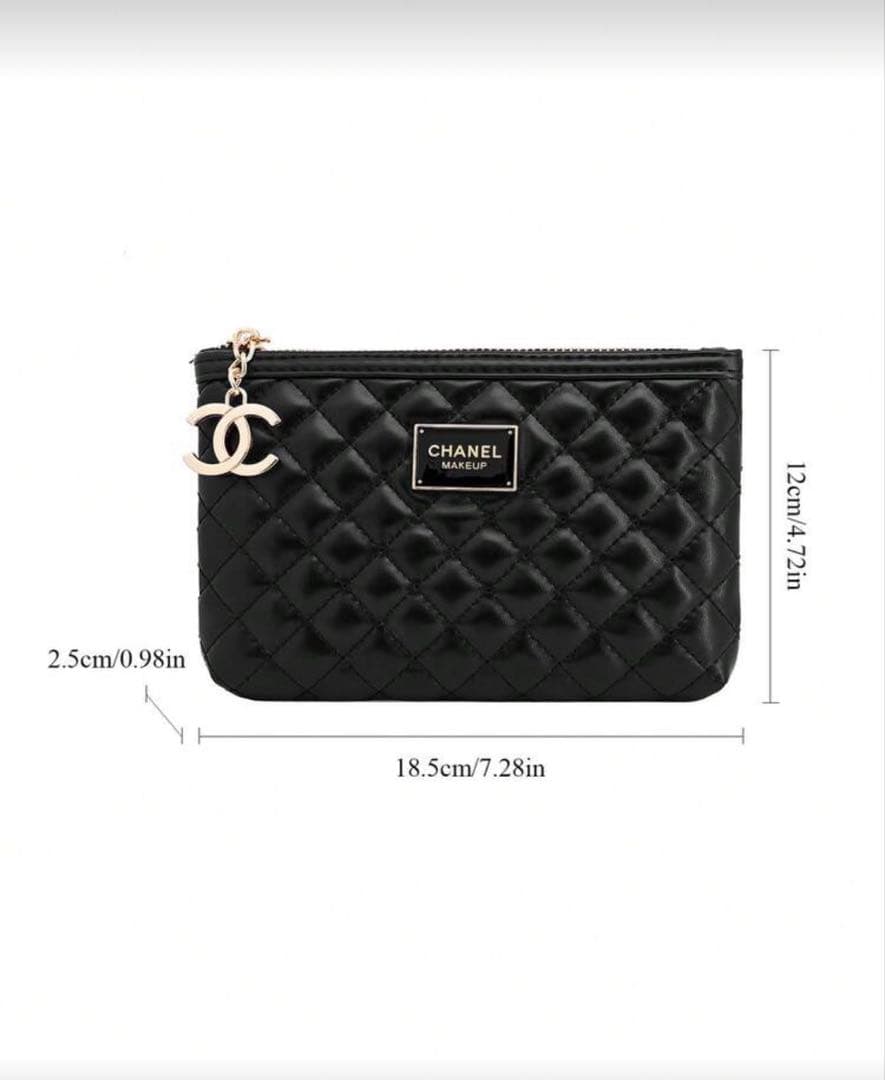 CHANEL ブラック 化粧ポーチ　ダイアモンドパターン