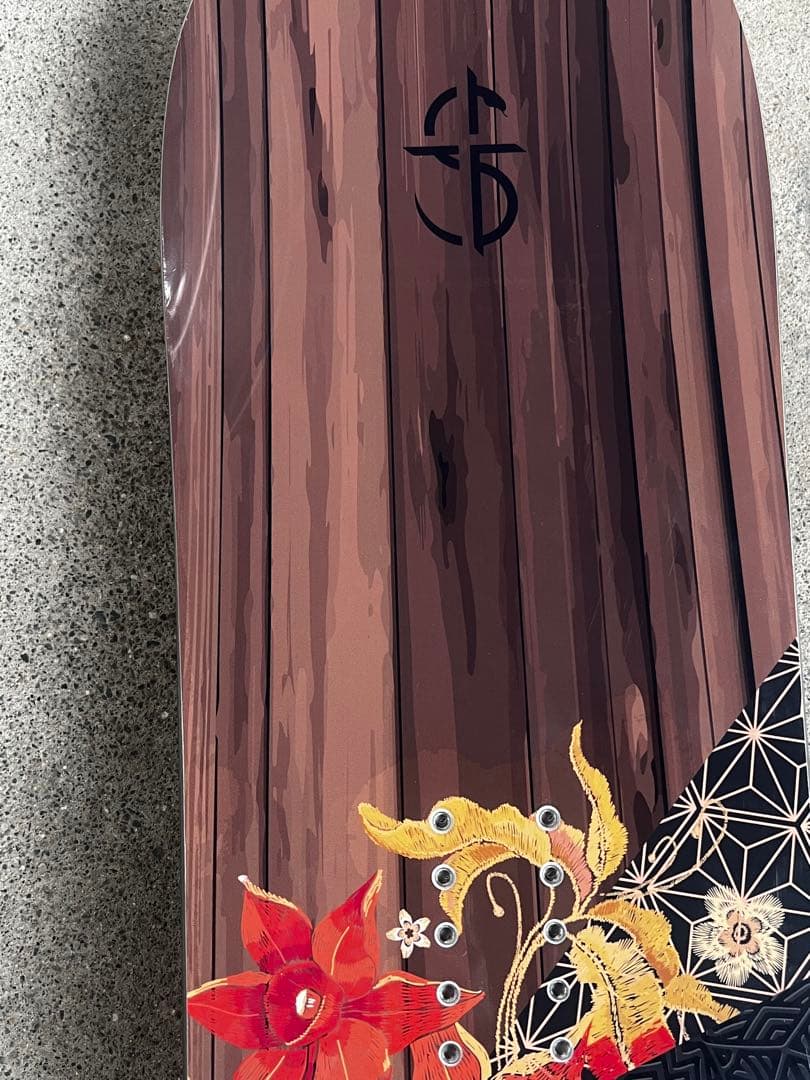 25-26 Crooja Hornet グラトリボード　139