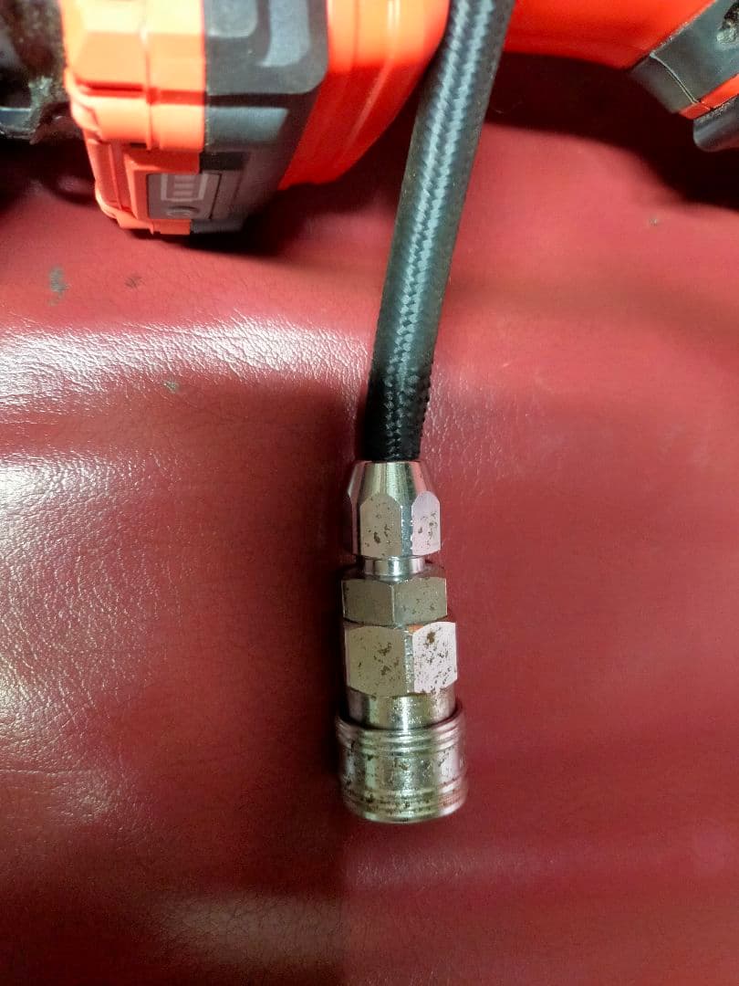 モノタロウ　18v充電式エアーポンプ エアカプラ付