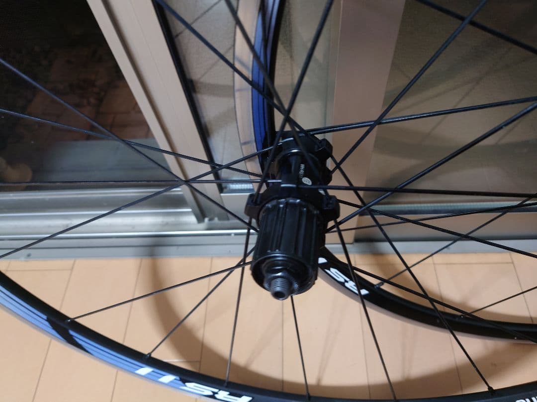Shimano RS11 クリンチャーホイールセット