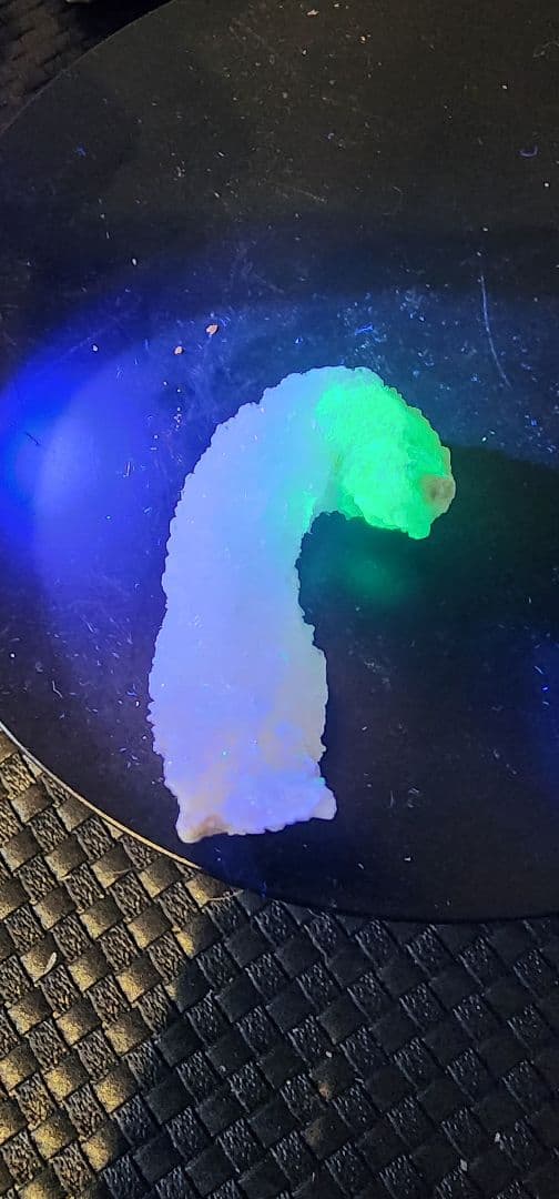 レア●蛍光羊の角セレナイト標本　２セット