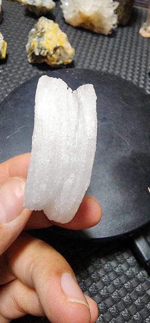 レア●蛍光羊の角セレナイト標本　２セット