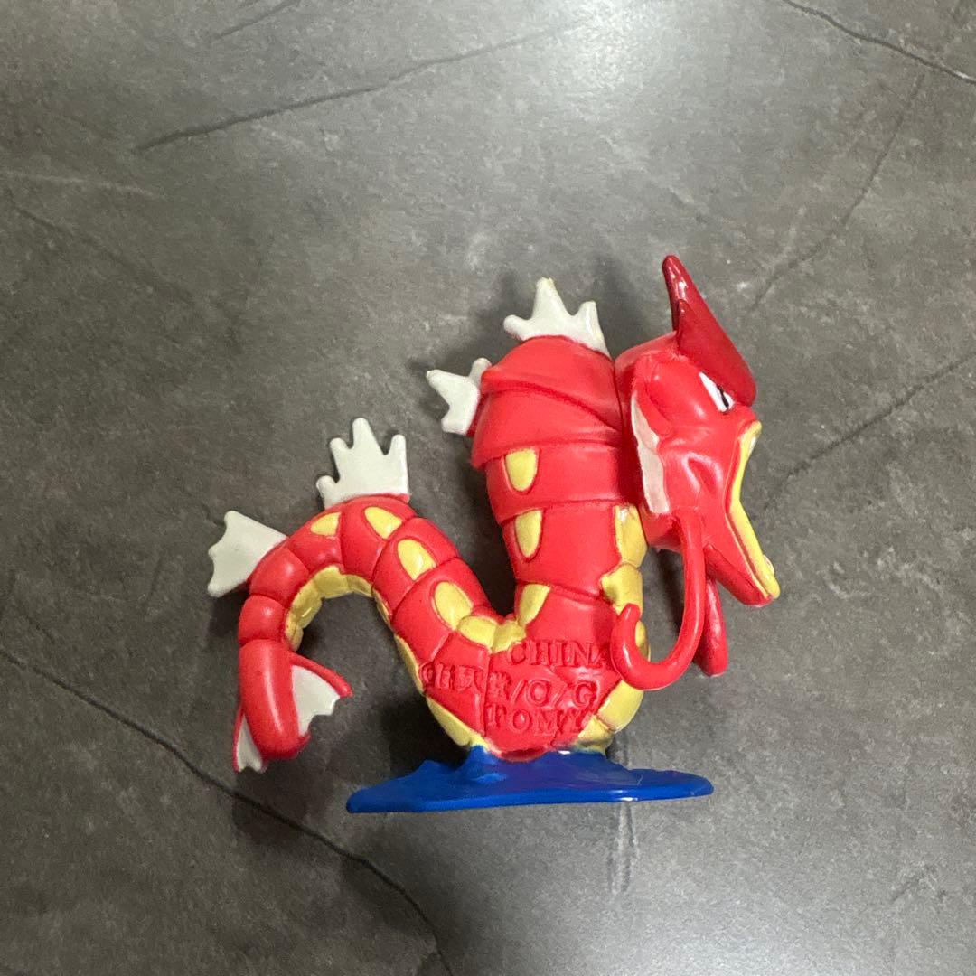 ポケモン　モンスターコレクション フィギュア　ギャラドス色違い　赤