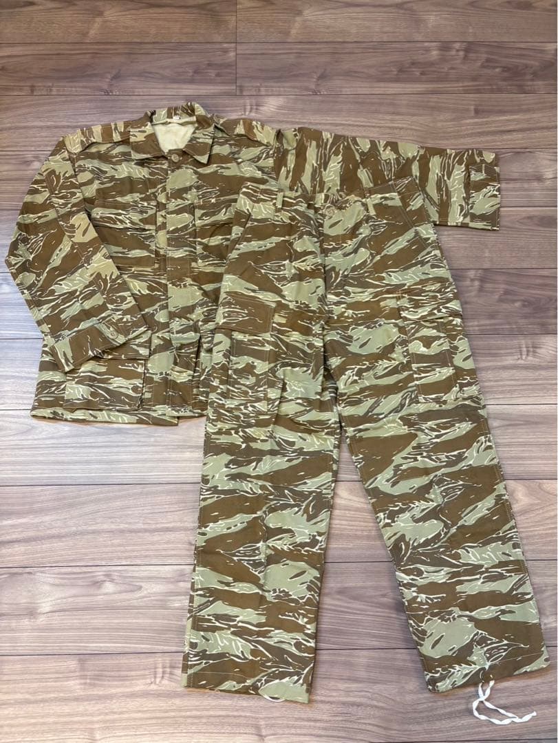 デザートタイガー　迷彩服上下　タイガーストライプ