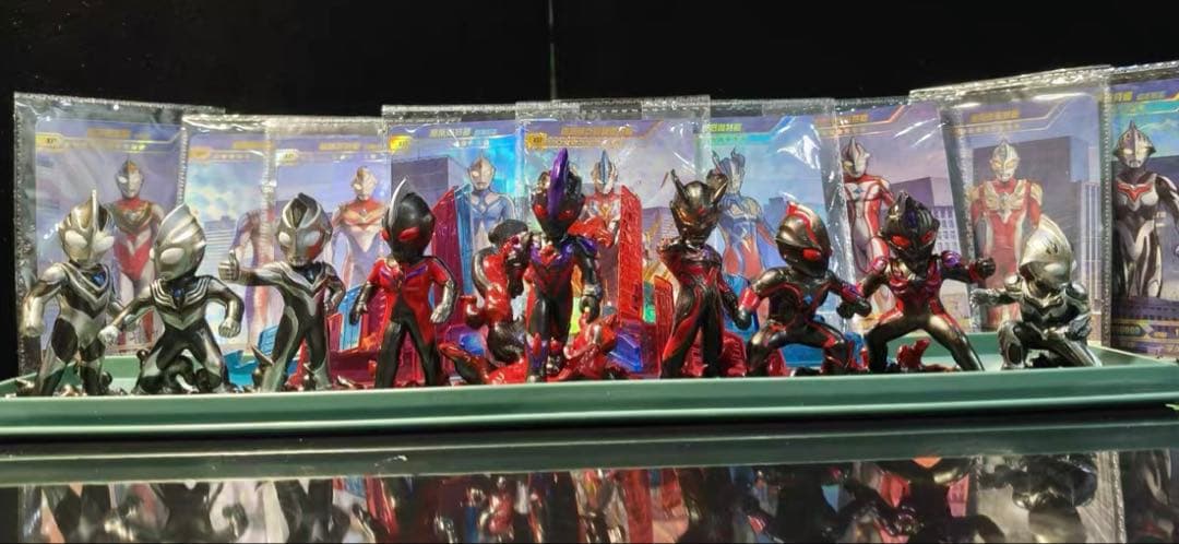 中国限定　ダークネス　塗装完成品　英雄集結 ウルトラマン　十勇士　フィギュア