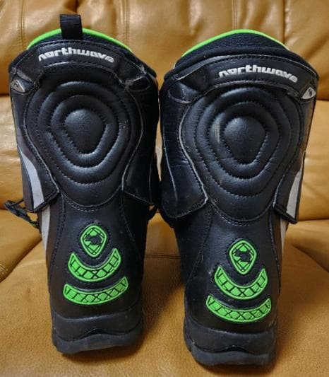 Northwaveディケイド。着用２回。使用に問題ない故障一部アリ。