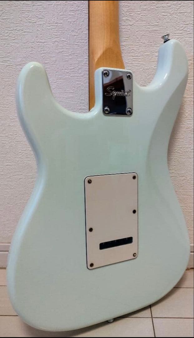 美品 Squier Affinity Stratocaster おしゃれ 黄緑