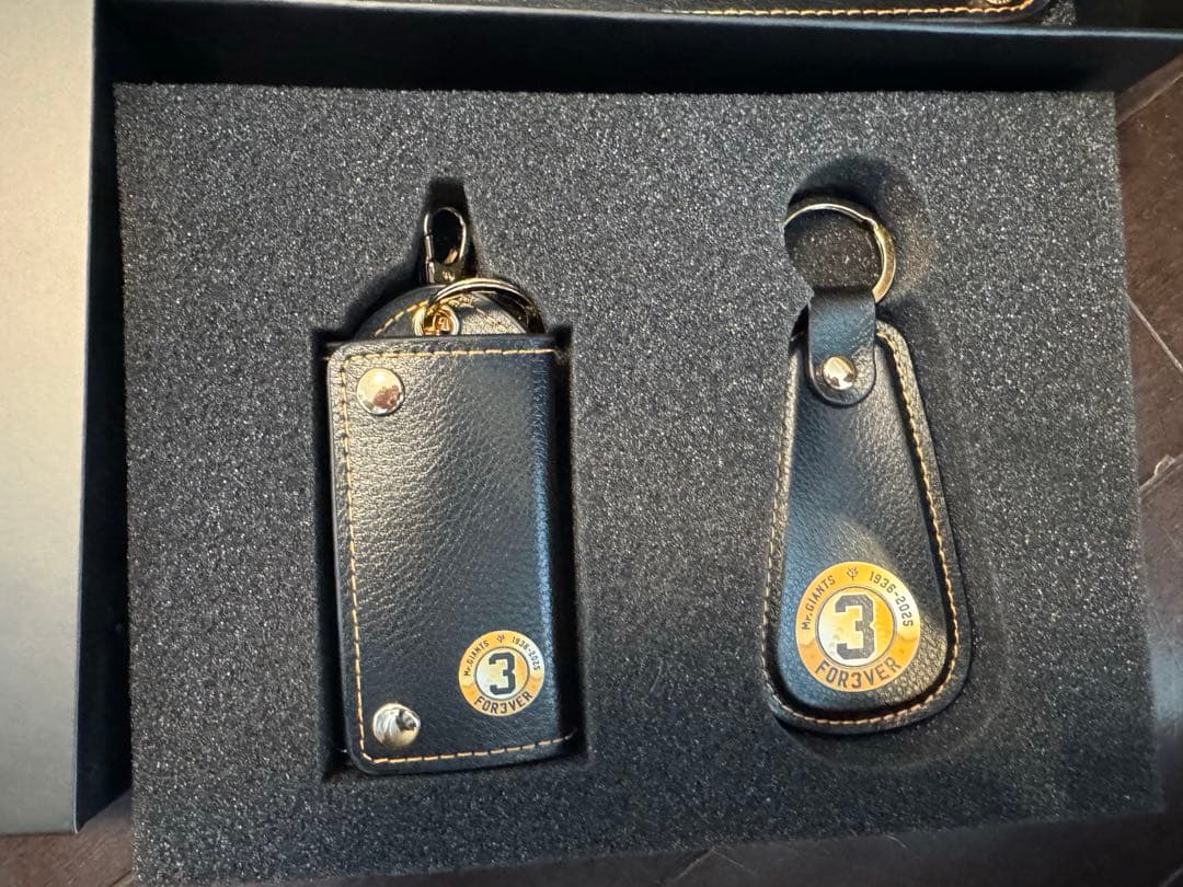 長嶋茂雄終身名誉監督追悼プロジェクト　革製トレイ、キーケース、靴べらキーホルダー