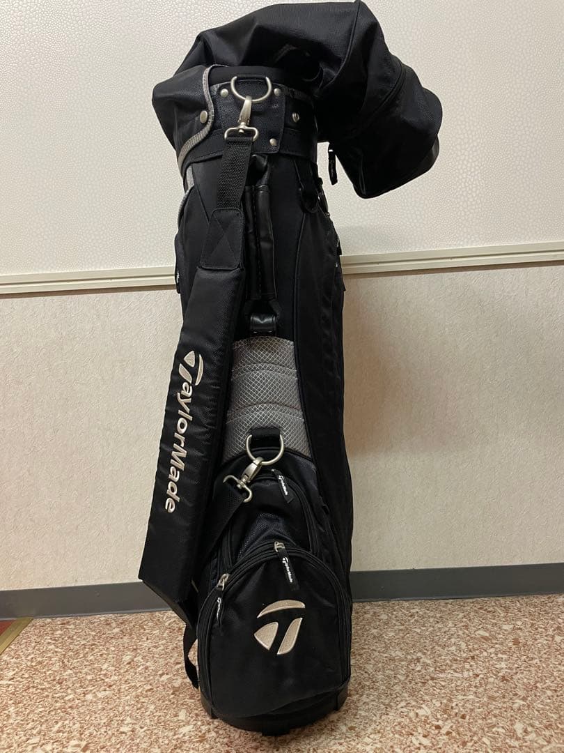美品 TaylorMade ゴルフキャディバッグ 黒