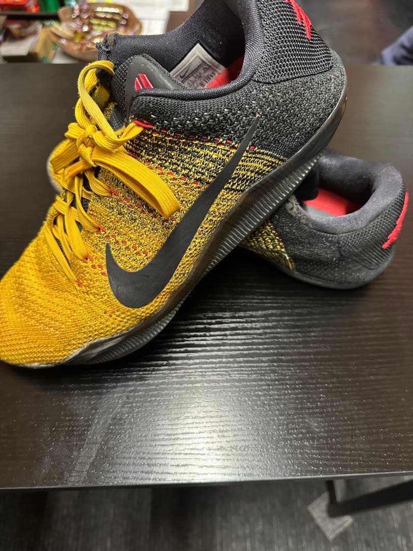 コービー11 Nike バスケットボールシューズ イエロー/ブラック/レッド