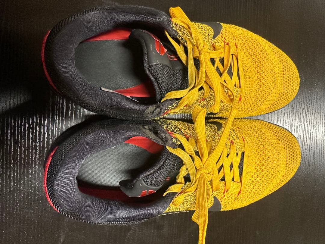 コービー11 Nike バスケットボールシューズ イエロー/ブラック/レッド