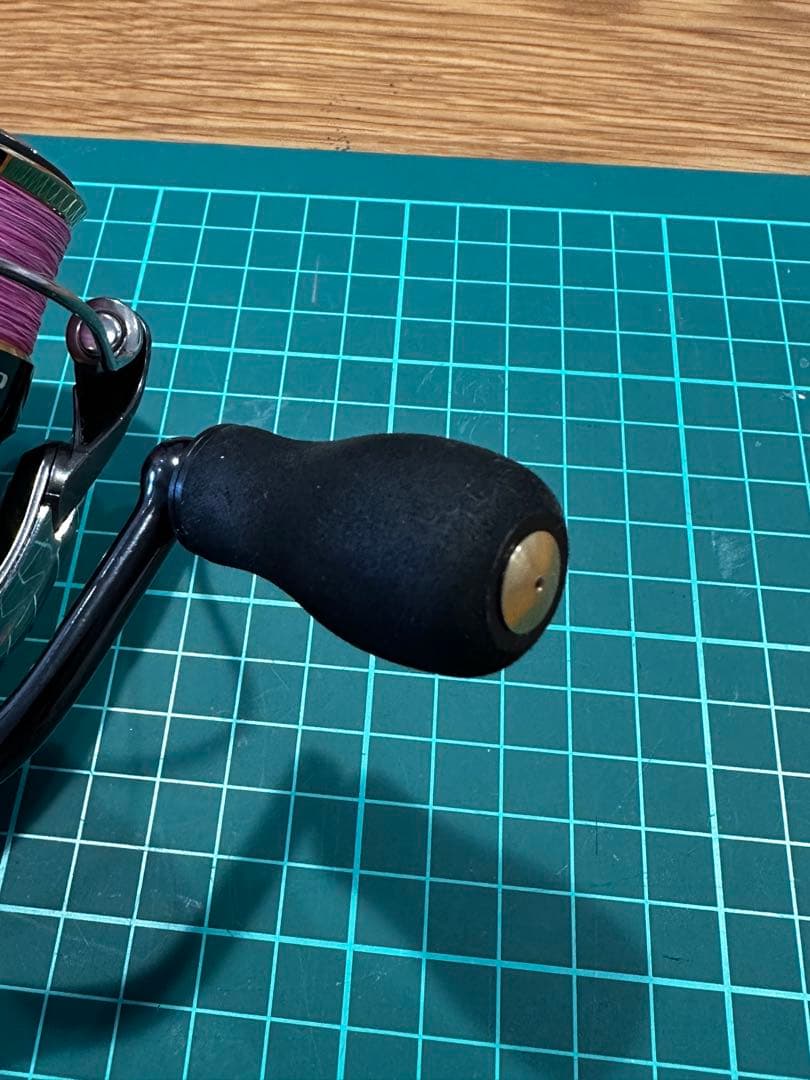 20ツインパワーC3000MHG ライン＆アベイルEVAノブスリムタイプ付