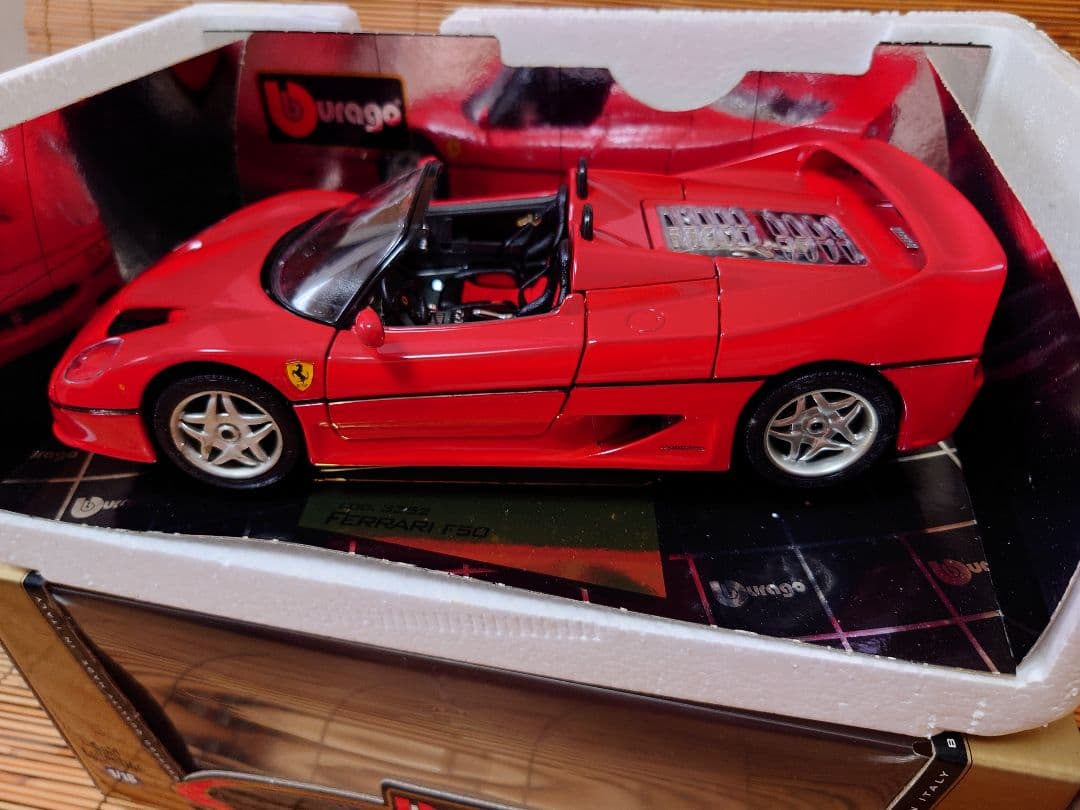 Burago(ブラーゴ) Ferrari F50 1/18