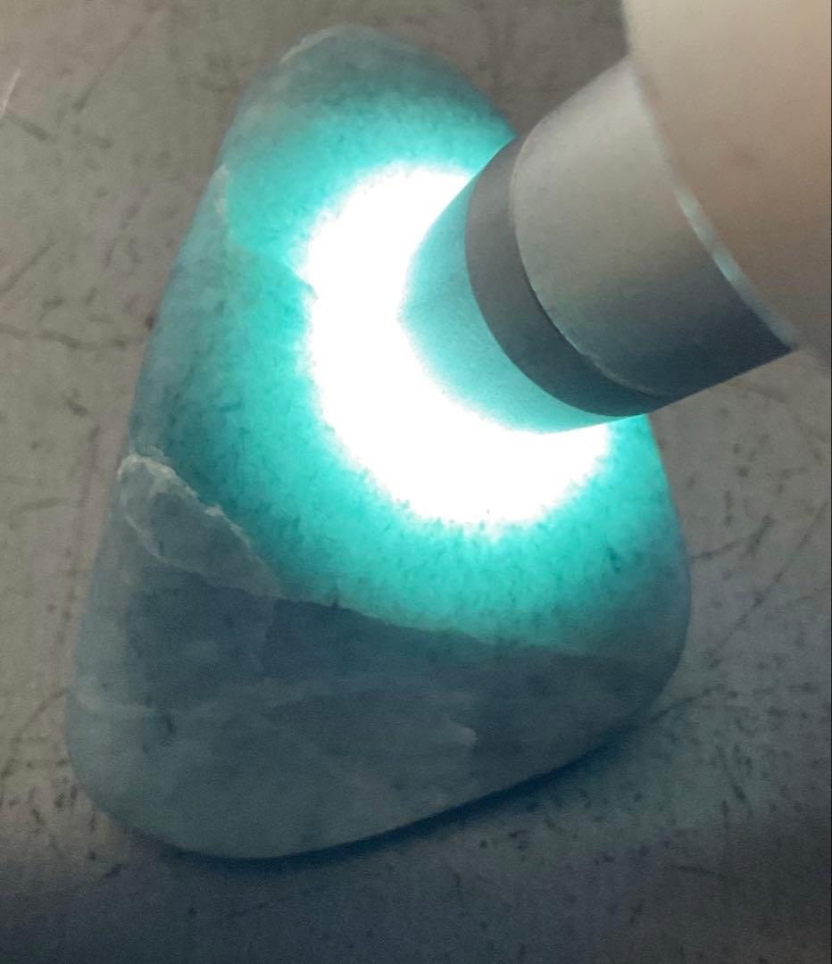 ［コバルト色の海石］　糸魚川翡翠海石27g ヒスイ　ひすい