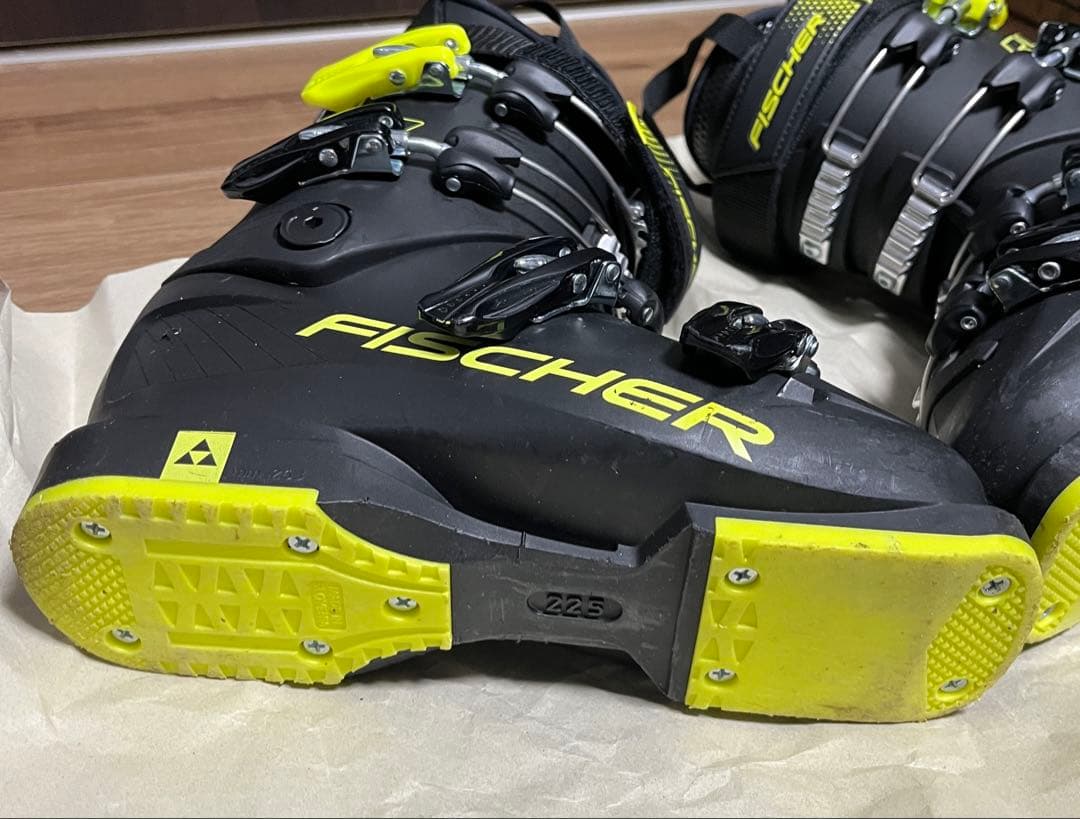 Fischer RC4 60 子ども用スキー ブーツ