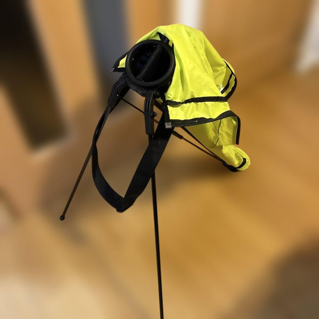 テーラーメイド　軽量ゴルフバッグ　スタンドタイプ