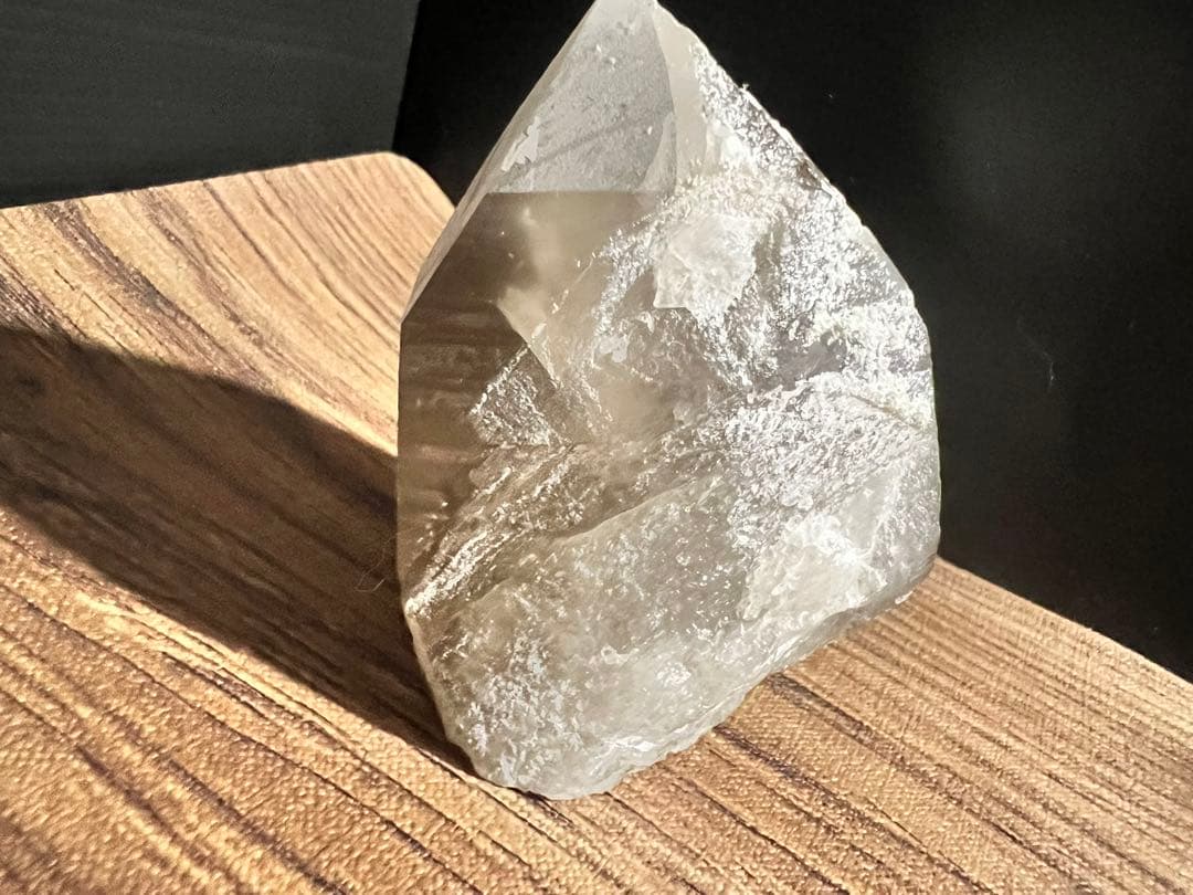 龍脈の精髄 ヘマタイト煙水晶 大地と響く浄化と守護 売上一部保護猫活動に使用