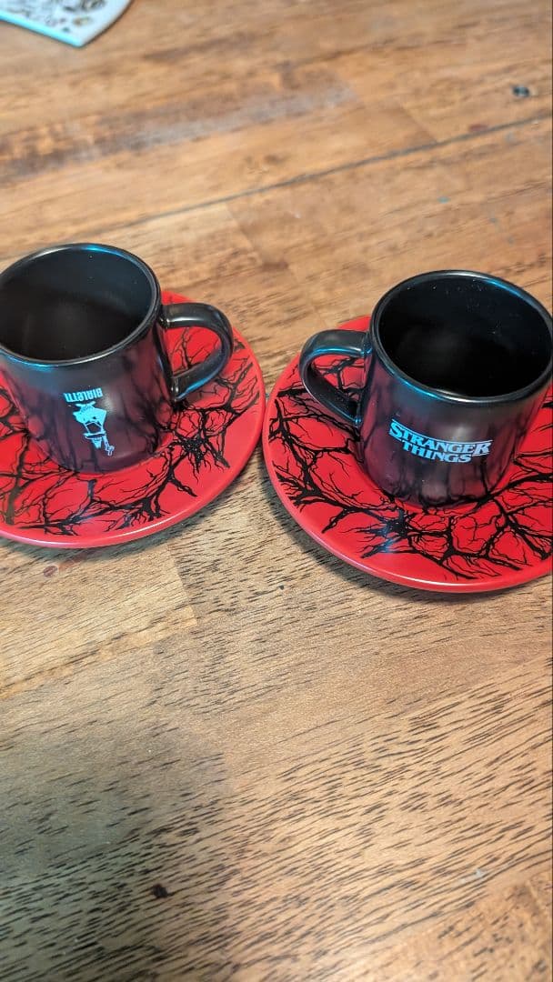 ストレンジャー・シングス 温度感応マグカップ 2個セット