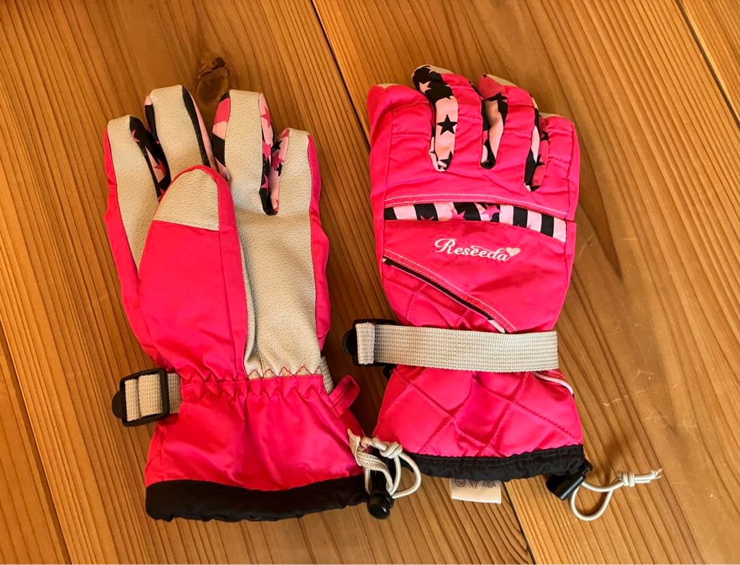 お値下げ！スキースノーボードウェア　上下、グローブ付3点セット　140cm